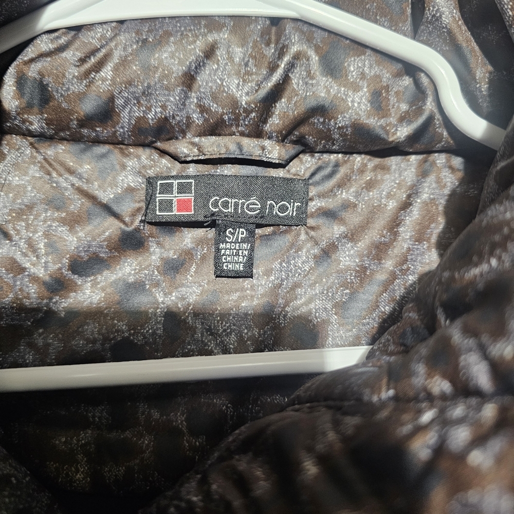 Carre Noir EUC Stylish Quilted Vest Size Small 21 PTP - Picture 3 of 4